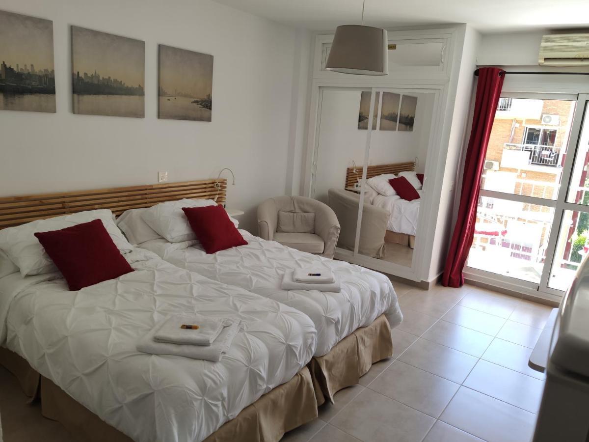 Apartamentos Dc II Benalmádena Exteriör bild